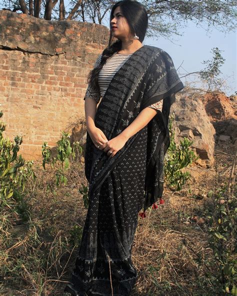 Black Traditional Block Printed Cotton Mul Saree | Chidiyaa