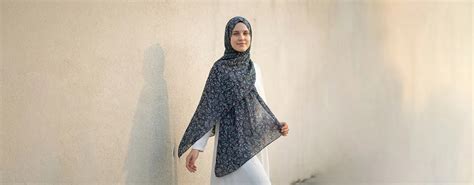 Modest Islamic Clothing – Abayas, Hijabs & Dresses | IDH – India ...