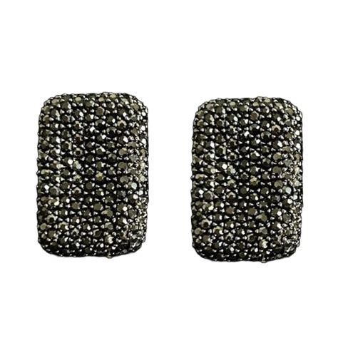 What is the meaning of anti-tarnish? – Jewellery Hat