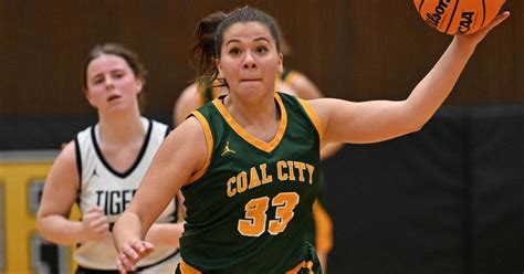 Coal City pulls away in 2nd quarter, picks up road ICE win over ...