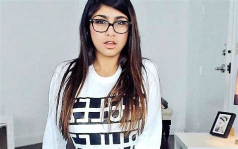 mia-khalifa-background_1_1680x1050 (JPG) | BeeIMG