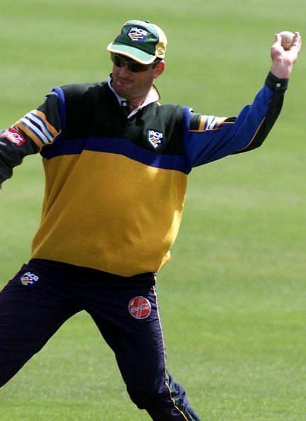 5 best one-handed catches in Test cricket