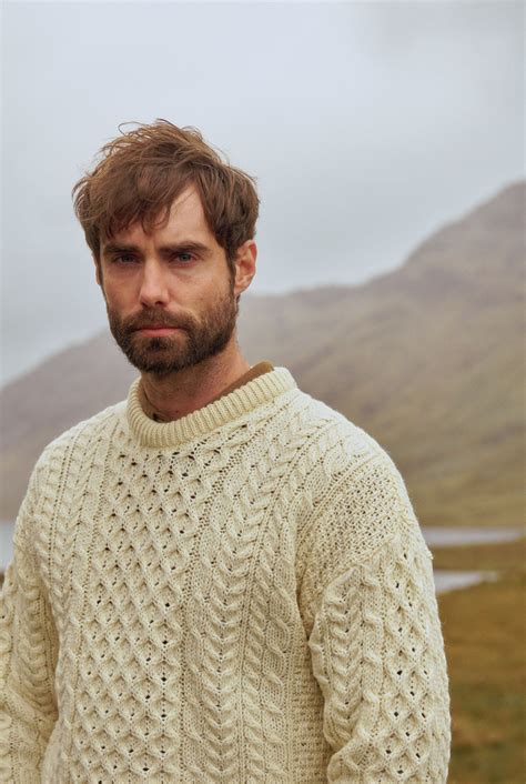 Inishbofin Cream Mens Traditional Aran Sweater | Aran Woollen Mills