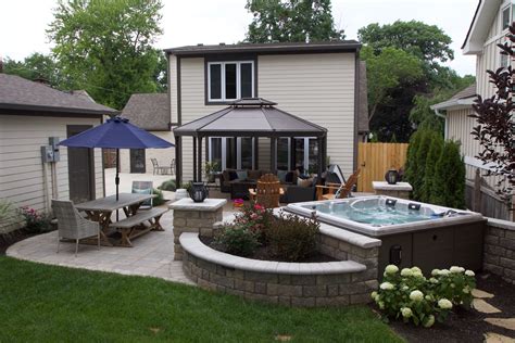 Hot tub in backyard. Beautiful setting. | Hot tub backyard, Hot tub ...