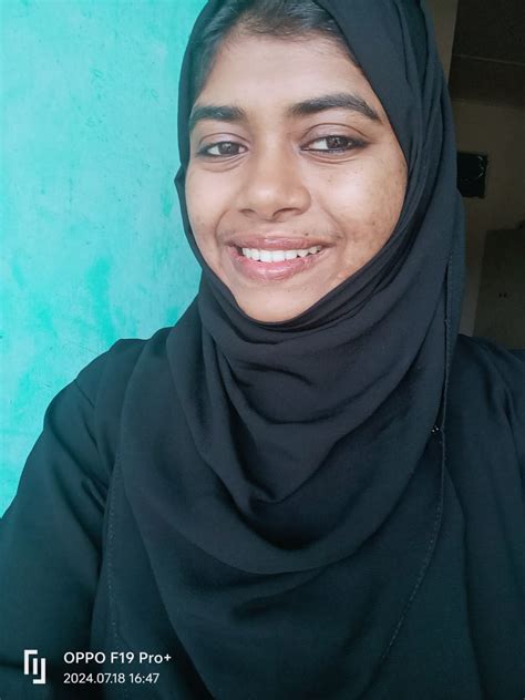 Arifa has bagged Outstanding Contribution Award in Education