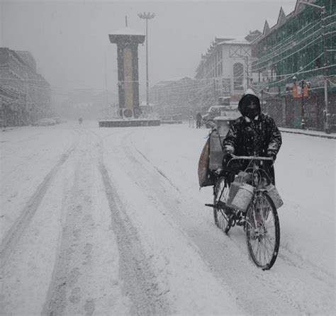 Jammu shuts malls, gyms, swimming pools, clubs till March 31 amid Covid ...