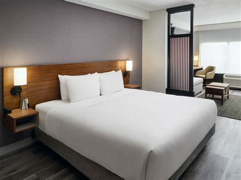 Hotel Rooms in Greensboro, NC | Hyatt Place Greensboro