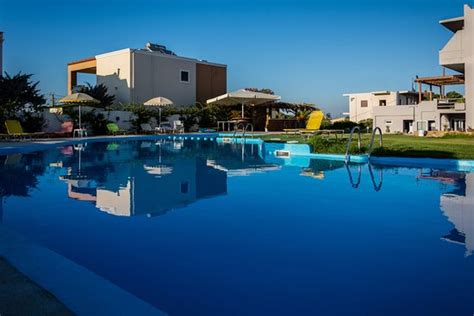 NEREIDES HOTEL (Kolymbari, Crete - Chania) - Hotel Reviews, Photos ...