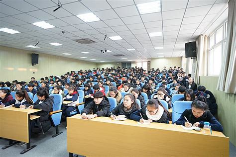 我校高中部召开合作学习小组长培训会议 - 高中科研 - 保定市第七中学