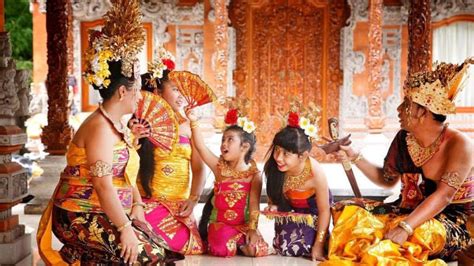 Bali Local People 的图像结果