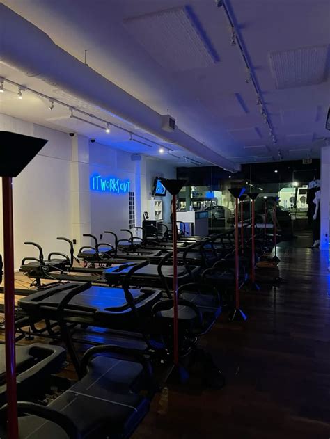pilates reformer lagree