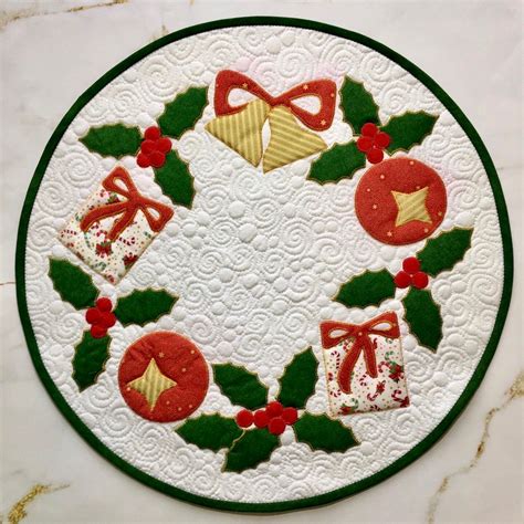 Christmas Table Topper Quilt Pattern 的图像结果