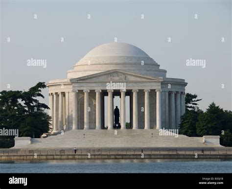 The Thomas Jefferson Memorial with his statue in a rotunda at the Tidal ...