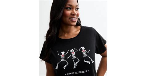 Curves Black Howdy Halloween Skeleton Print Jersey T-Shirt | New Look