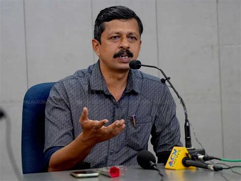 കോട്ടയം പ്രസ്‌ക്ലബിൽ വയലാർ അവാർഡ് നേടിയ എസ്.ഹരീഷ് മാദ്ധ്യമ പ്രവ ...