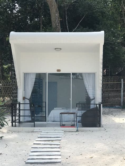 THE PIPES RESORT (Cambodia/Koh Rong Samloem) - Cottage Reviews & Photos ...
