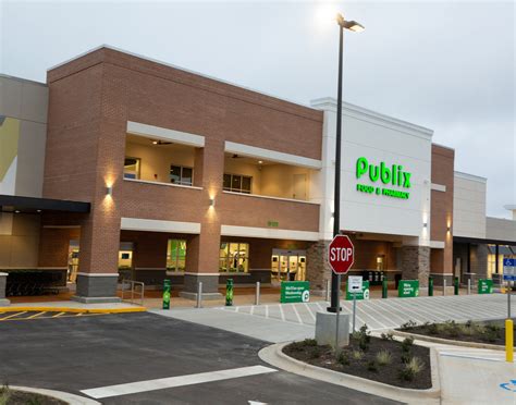 Publix Supermarket Exterior