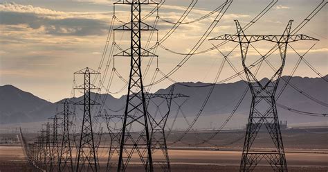 Trapped Renewable Energy Sends US Power Prices Below Zero - Bloomberg