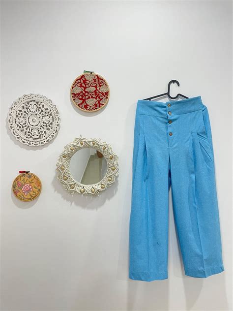 Chic O'clock High waist pleated cotton pants - Light blue– Aamvi