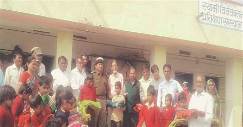 Dungarpur News: डेढ़ दशक से गरीब बच्चों की मदद में जुटा है यह ग्रुप ...