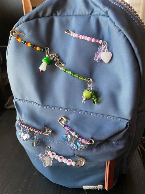 Backpack Decorations 的图像结果