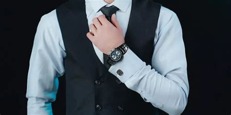 Is life better in India or Dubai for Indian citizens?