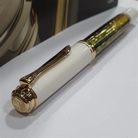 Pelikan Souveran M400 White Tortoiseshell Fountain Pen | Germany ...