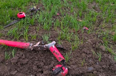 बाज नहीं आ रहा पाक, फिर भेजा बॉर्डर पर ड्रोन(PICS) - drone seized from ...