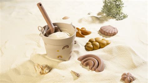 Essential Tips for a Perfect Beach Day with Kids this Summer - Baby Forest