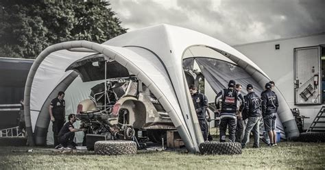 Peugeot 2008 DKR: Tech specs and action images