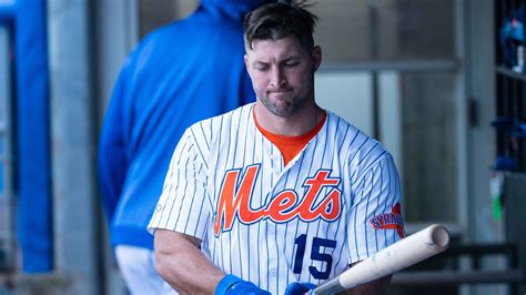 Tim Tebow meets with UNC-Charlotte shooting survivor