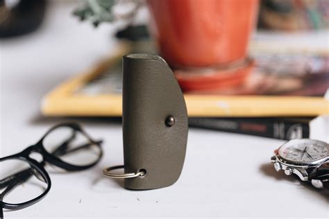 Albert Tusk | The Key Wrap | Leather Keychain Online