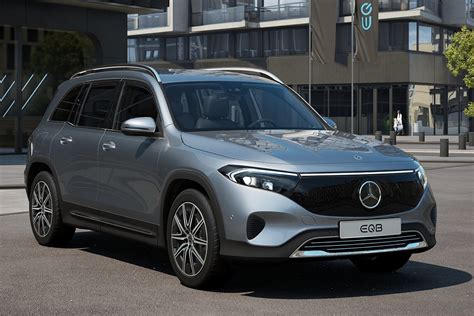 Mercedes lança novo EQB 250+ no Brasil por R$ 399 mil