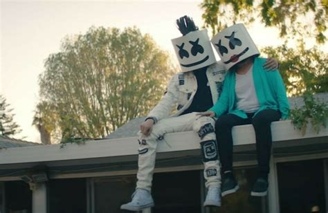 Текст и перевод песни Marshmello: Rooftops | Englishdom