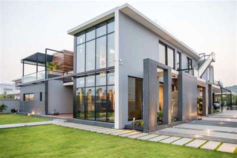 This lavish residence champions its site and sea-views | Goodhomes.co.in