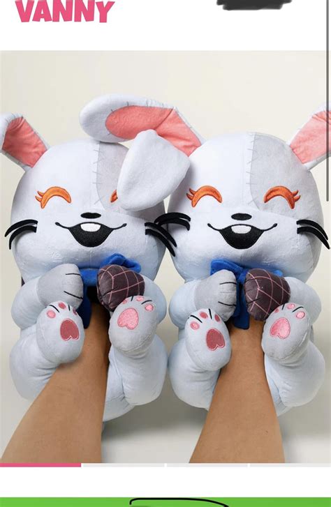 Chat, is this real? : r/fnafplush