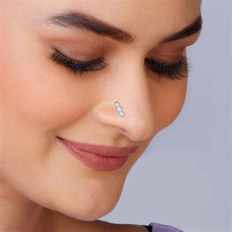 How to Style Nose Pins For Your Everyday Look – GIVA