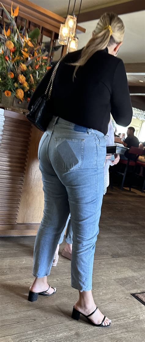 Massive ass on this blonde Pawg in tight jeans - Tight Jeans - Forum