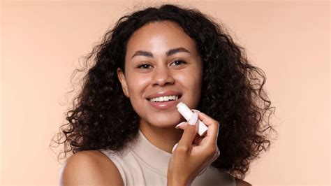 How to Choose the Right Lipstick Shade for Your Skin Tone