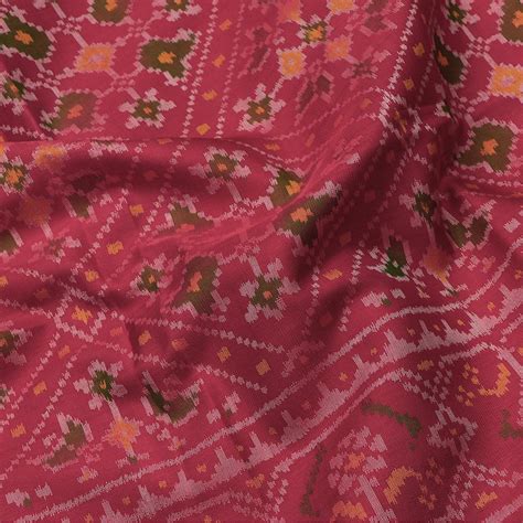 Handwoven Crimson Single Ikat Patola Silk Sari - WIIPATANARIDNAM820718 ...