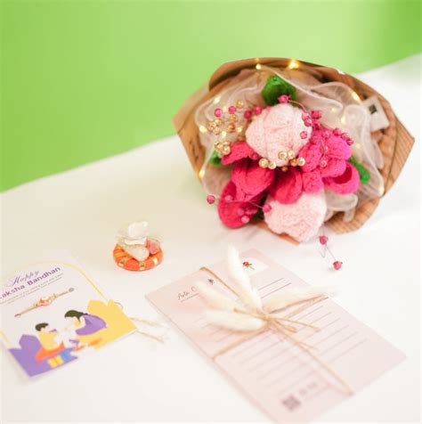 Pretty Pansy Bouquet Rakhi hamper – Banjara Market