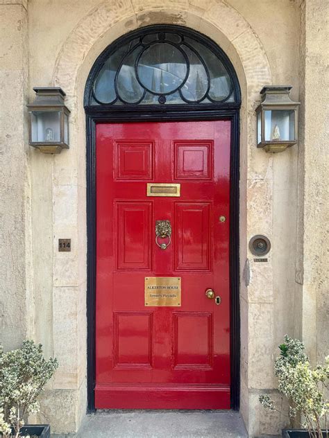 5 popular house nameplate rules as per Vastu
