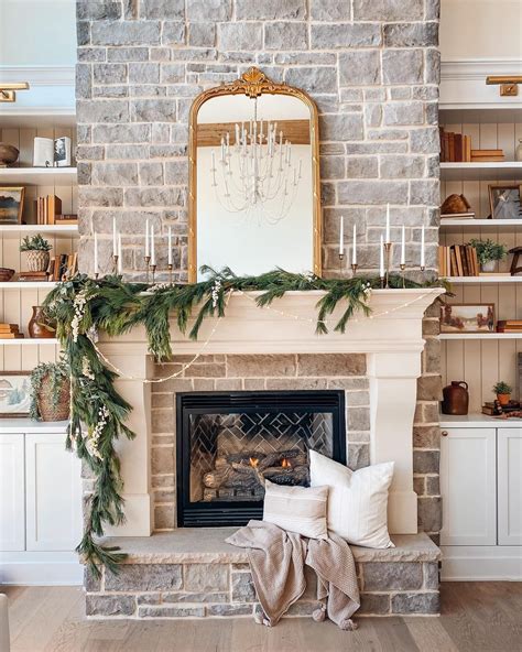 Farmhouse Christmas Fireplace Decor Ideas