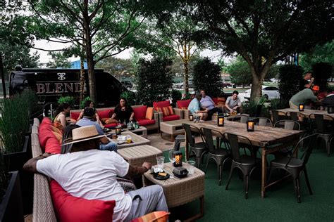 The Woodlands – BLEND Bar with Davidoff Cigars