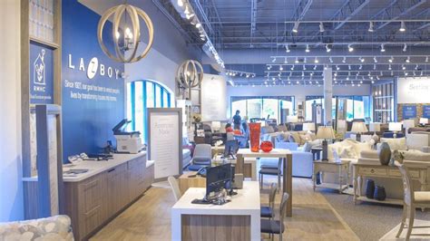 Local Furniture Shop 的图像结果