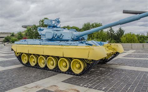 Exploding Tanks 的图像结果