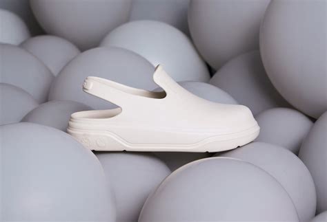 Cushers Clogs For Men : Red