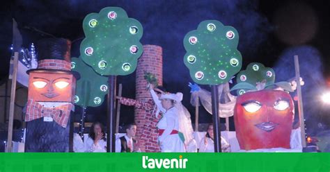 Pommes et briques sur le char du Bon Air - L'Avenir