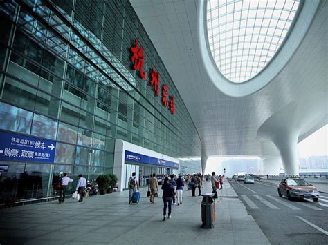 中国“火车站名字”最奇怪的城市，没有统一命名，外地游客都懵了