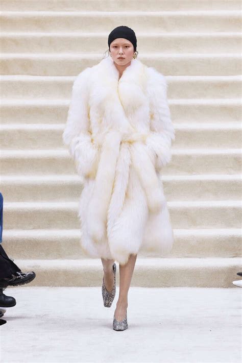GRAZIA'S A/W 2024 Trend Report: Embrace Maximalism with Fluffy Coats ...